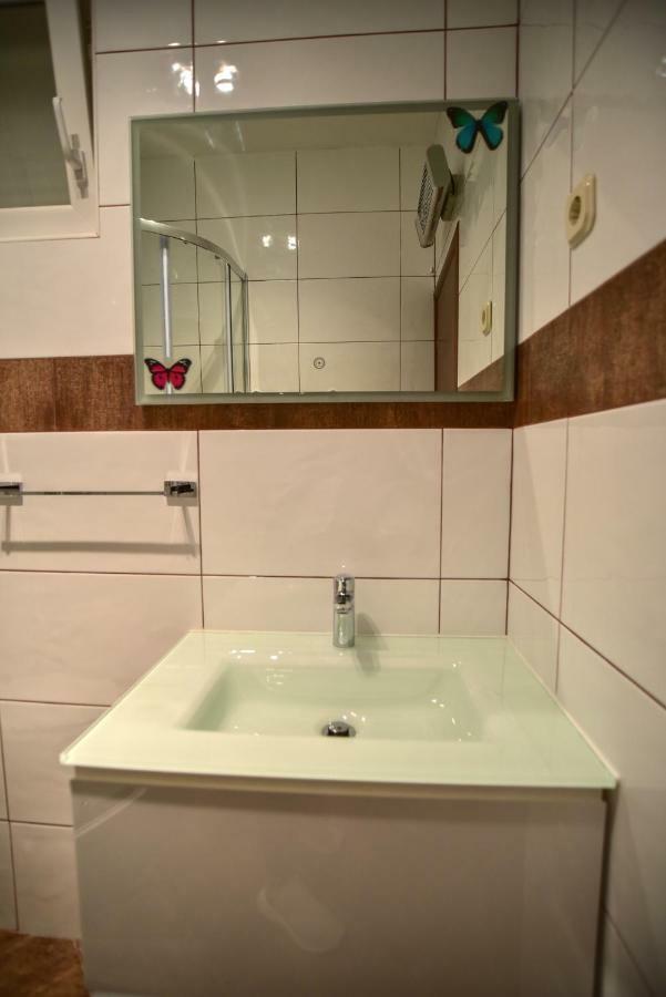 Apartment Lavande 2 Pridraga Bagian luar foto